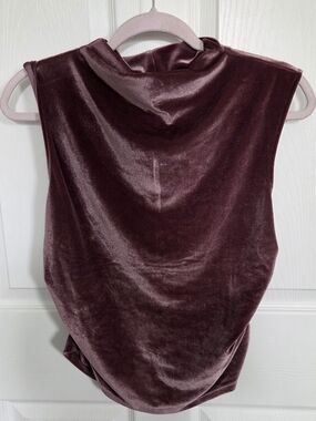 a new day Velvet Sleeveless Top - Dusty Rose